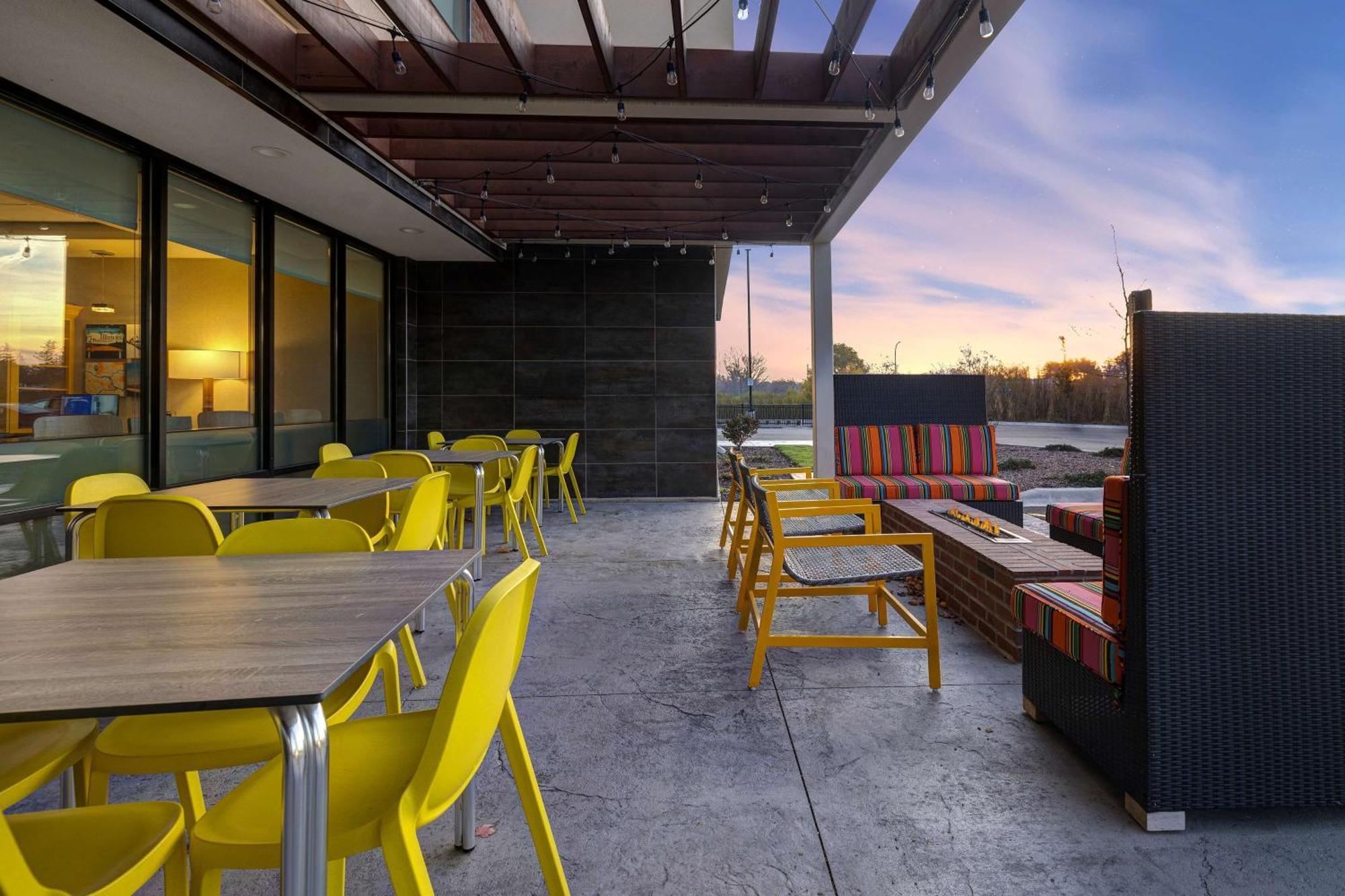 Home2 Suites By Hilton Dekalb Exteriér fotografie
